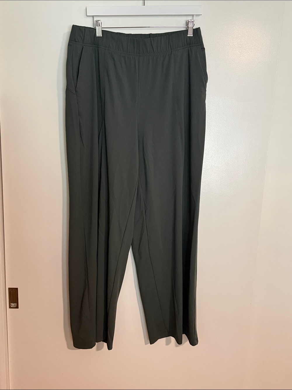 Old Navy Green Powersoft Track Pants XL